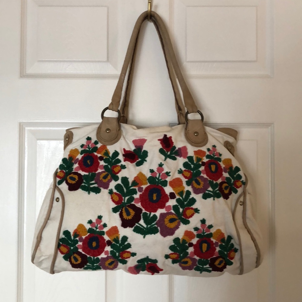 Anthropology Embroidered Floral 🌸🌻 Tote Bag.